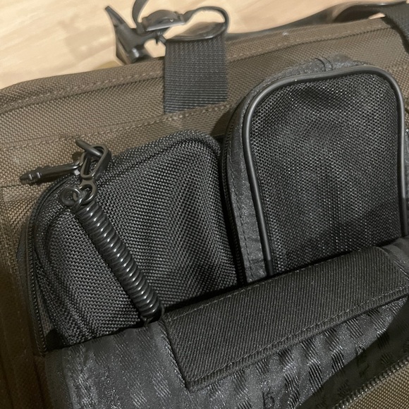 Tumi Alpha Expandable Organizer Laptop Briefcase Messenger Bag - Picture 9 of 13